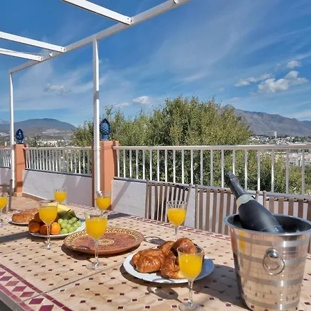 Apartament En El Centro De San Pedro Con Parking - Del Valle 72 1