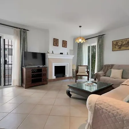 En El Centro De San Pedro Con Parking - Del Valle 72 1 * Marbella