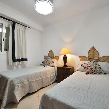 Appartement En El Centro De San Pedro Con Parking - Del Valle 72 1