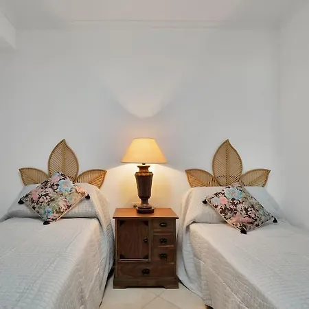 En El Centro De San Pedro Con Parking - Del Valle 72 1 ماربيا