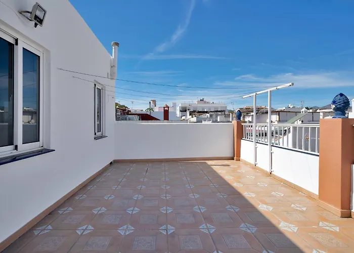 아파트 En El Centro De San Pedro Con Parking - Del Valle 72 1 *