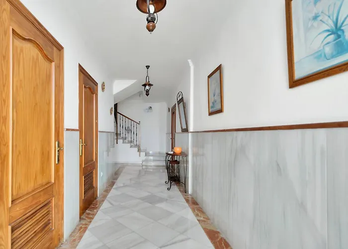 En El Centro De San Pedro Con Parking - Del Valle 72 1 * 마르베야